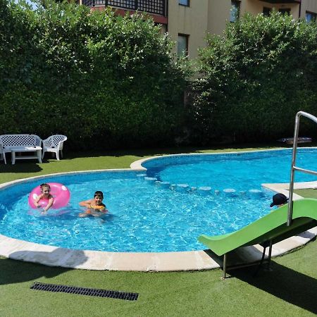 Aparthotel Lucky Family Ravda Exteriör bild
