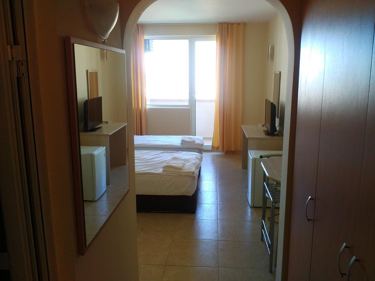Aparthotel Lucky Family Ravda Exteriör bild