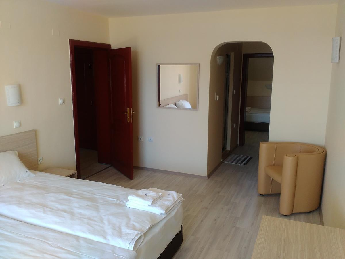 Aparthotel Lucky Family Ravda Exteriör bild