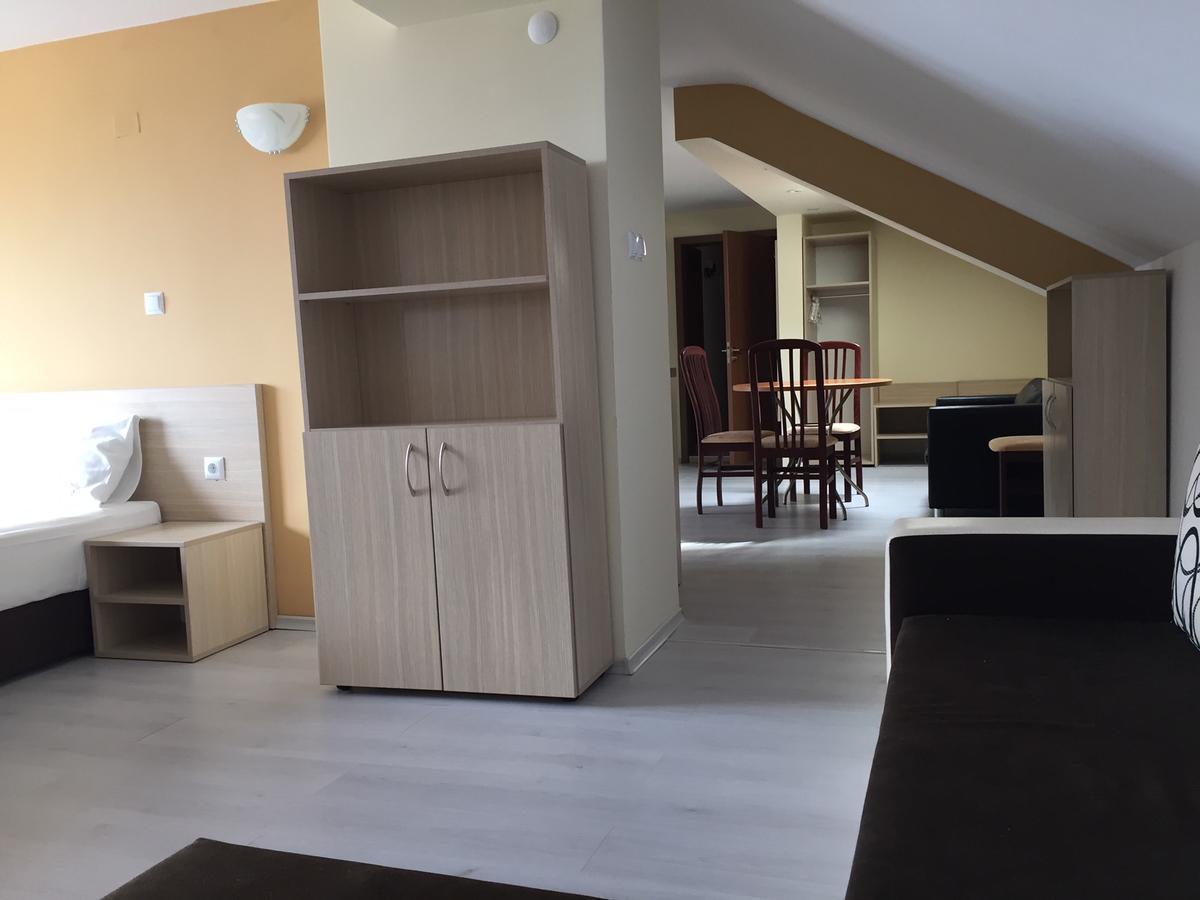 Aparthotel Lucky Family Ravda Exteriör bild