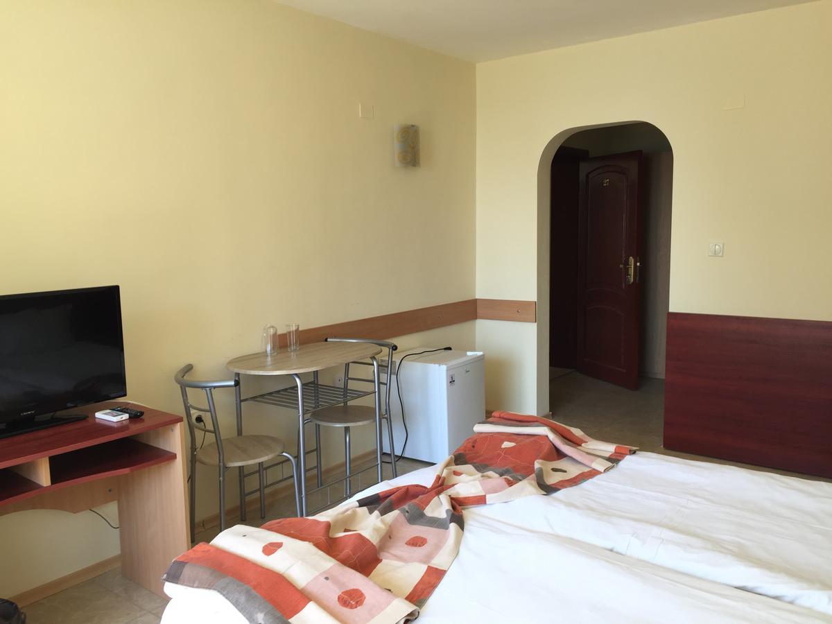 Aparthotel Lucky Family Ravda Exteriör bild