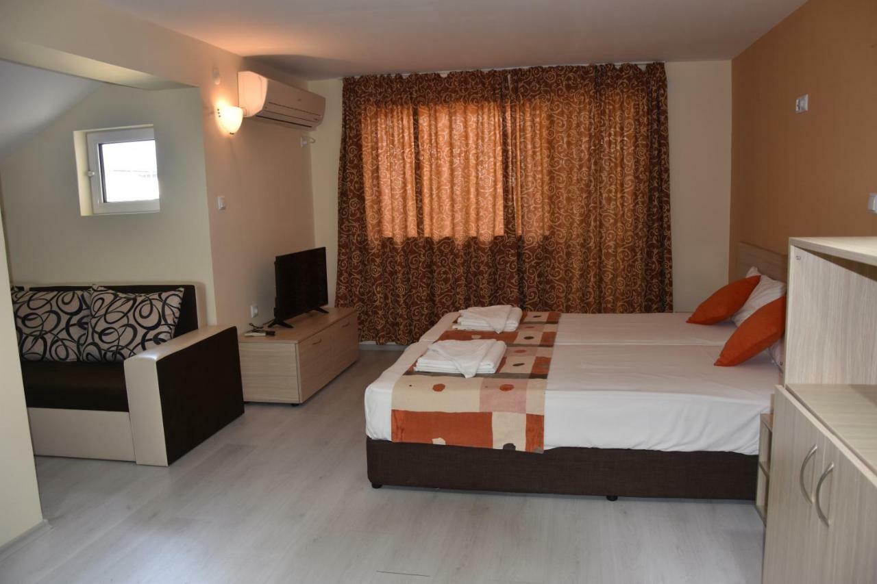 Aparthotel Lucky Family Ravda Exteriör bild