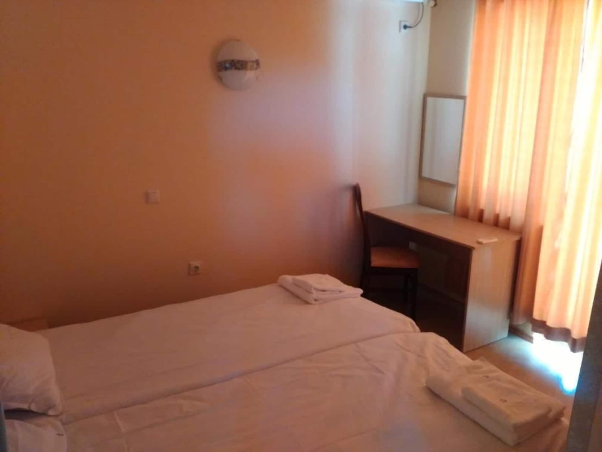 Aparthotel Lucky Family Ravda Exteriör bild